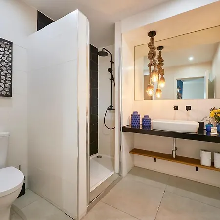 Appartamento Charming In Historic Center Lisbona