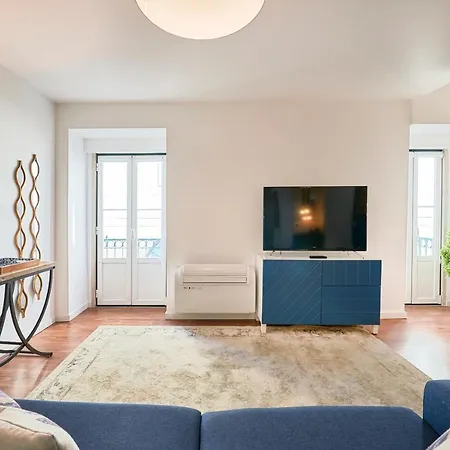Appartamento Charming In Historic Center Lisbona
