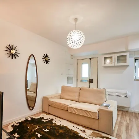 Charming In Historic Center * ליסבון